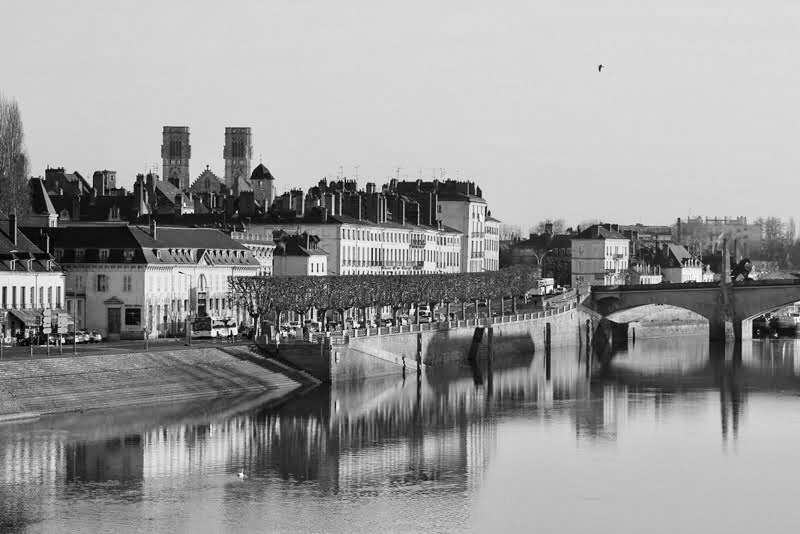 Quais de Saône en automne à Chalon-sur-Saône